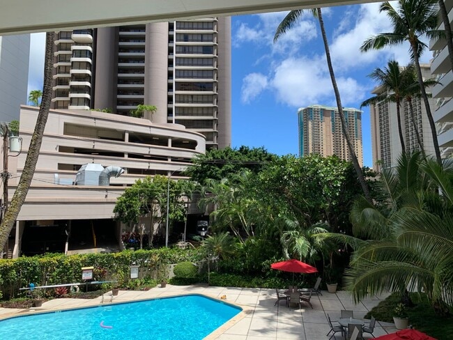 Building Photo - Fully Furnished. Updated. Waikiki (No parking)