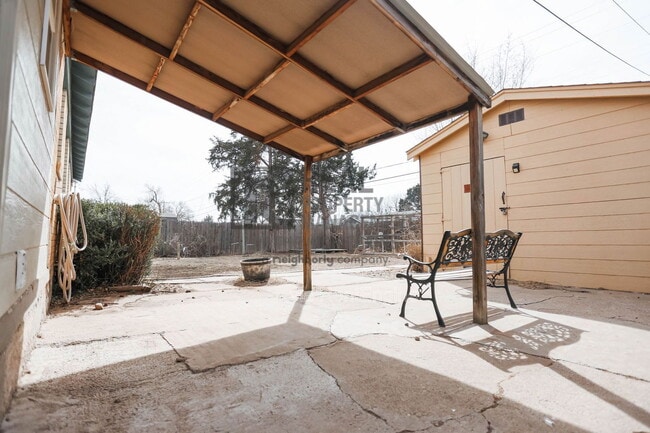 Building Photo - 1542 Parr St