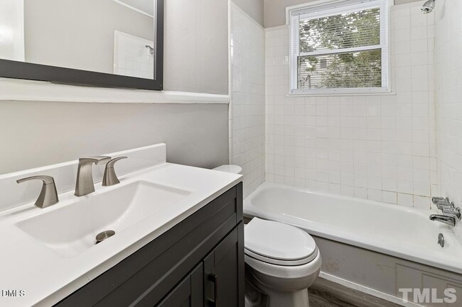 Building Photo - 2509 White Oak Ave