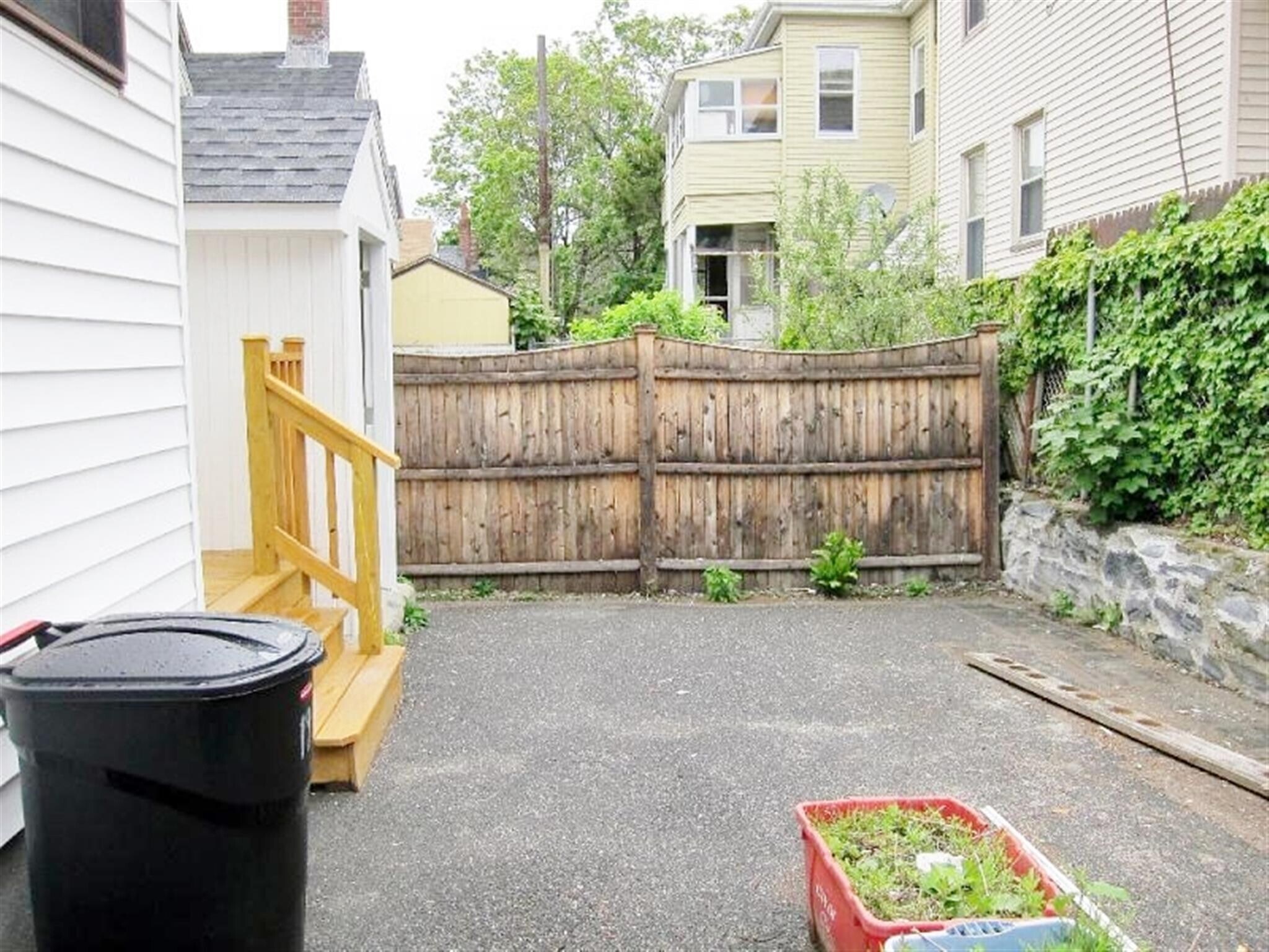 Building Photo - 19 Wesley St