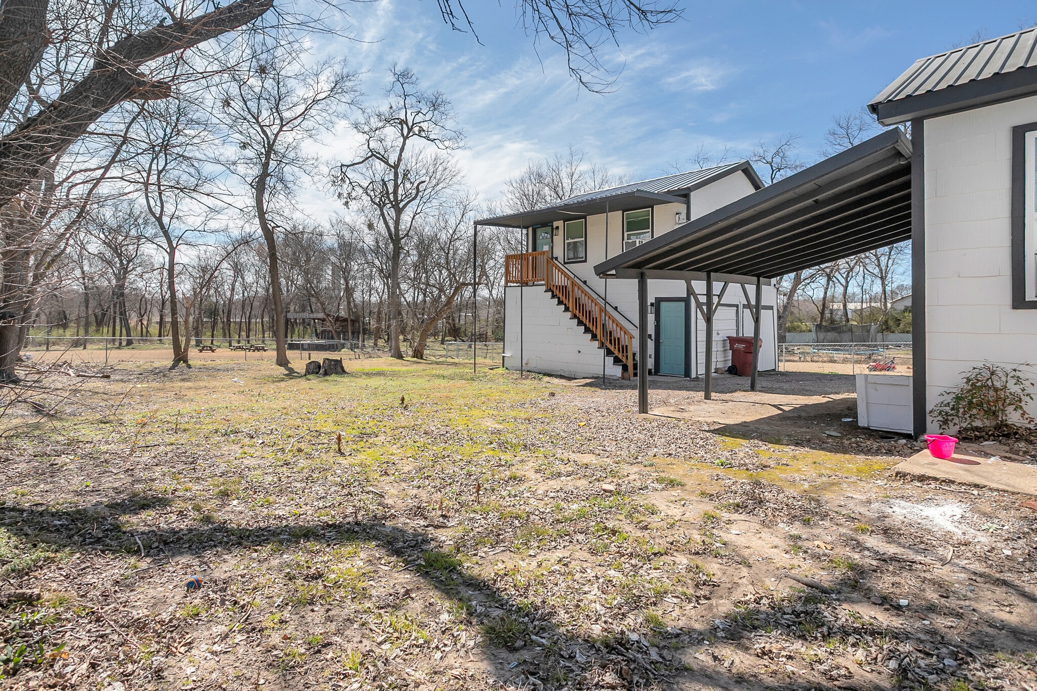 Building Photo - 713 W Sam Rayburn Dr
