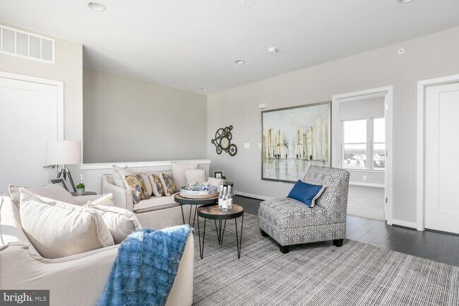 Building Photo - 22881 Emberbrook Cir