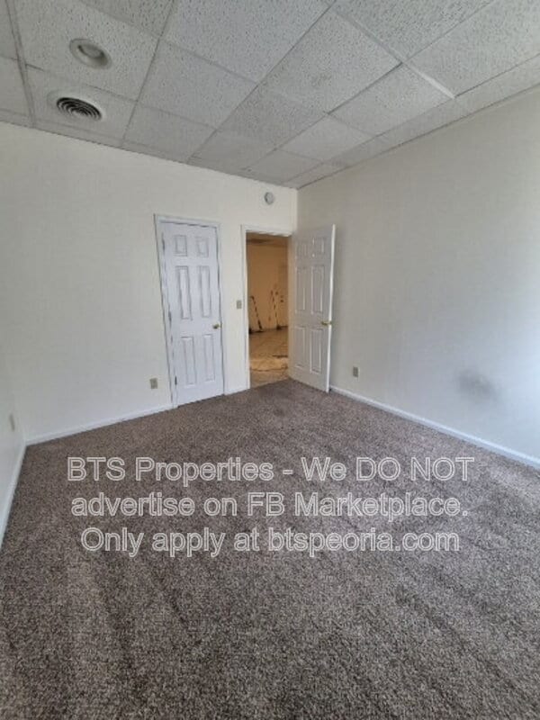 Building Photo - 5917 W Plank Rd