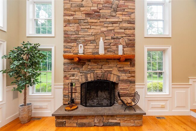 Building Photo - 45 Whitetail Rd