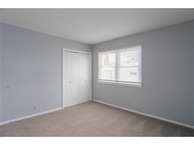 Building Photo - 5048 N Girard Ave