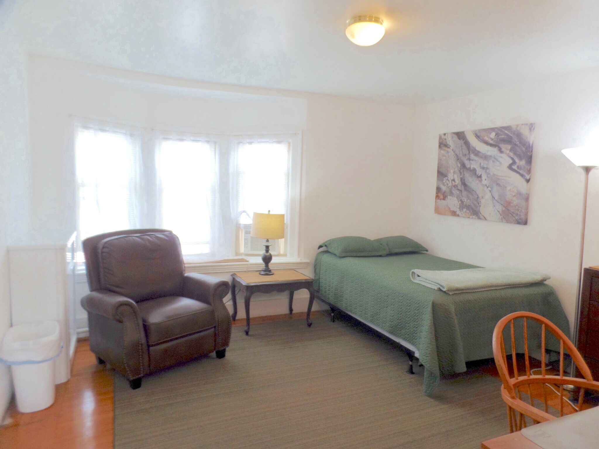 Building Photo - 34 Capen St