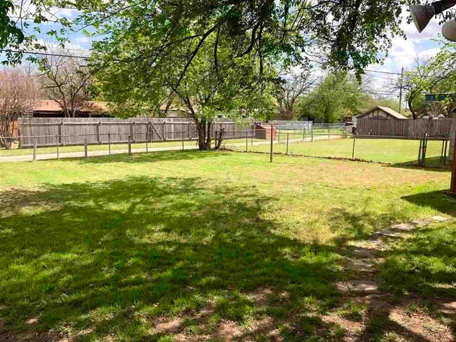 Building Photo - 4401 Hughes Dr