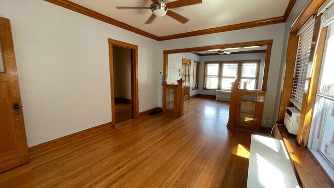 Building Photo - 2314 N Laramie Ave