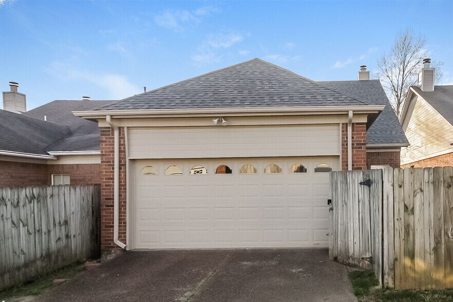 Building Photo - 600 W Ashley Glen Cir