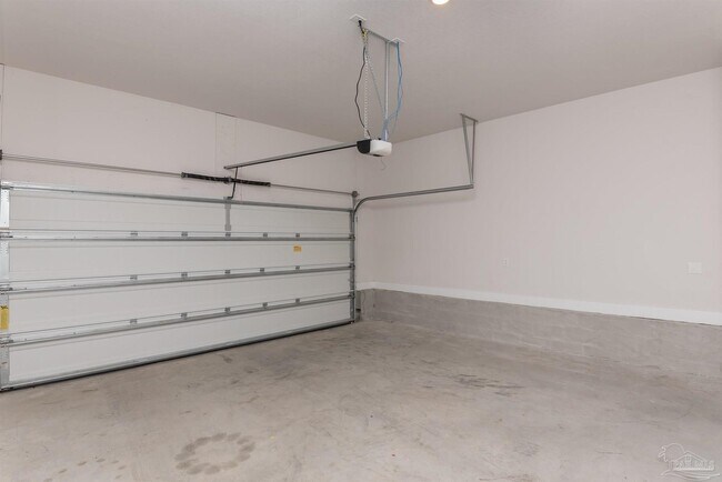 Building Photo - 240 Camellia Dr