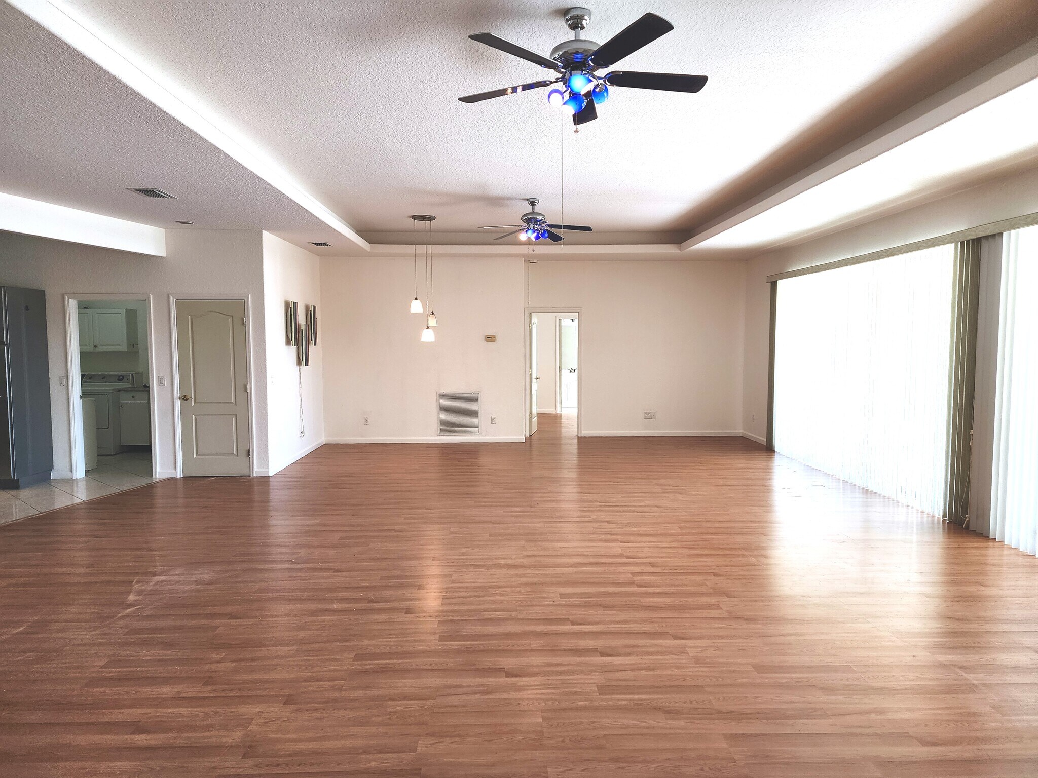 Building Photo - 223 Golf Aire Blvd