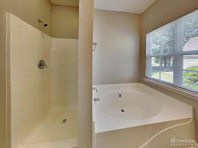 Building Photo - 11800 Mourning Dove Ln