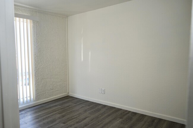 Building Photo - 4635 N 27th Ave