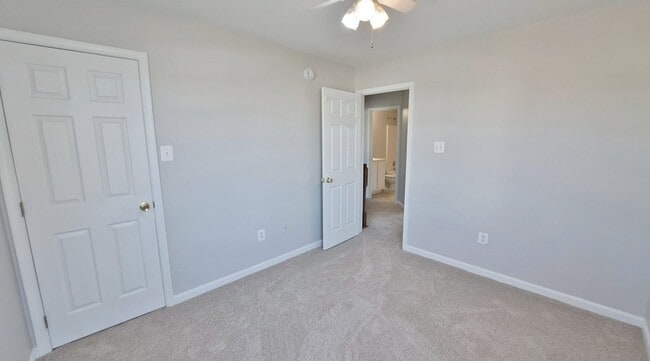 Building Photo - 3 Bed / 2-1/2 Bath Single Family Home w/1-Car garage