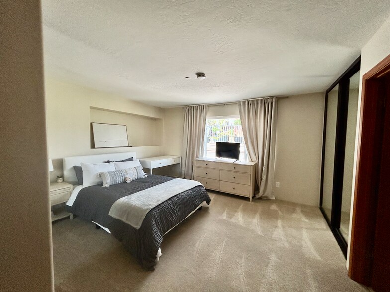 2nd Master Bedroom - 2556 Navarra Dr