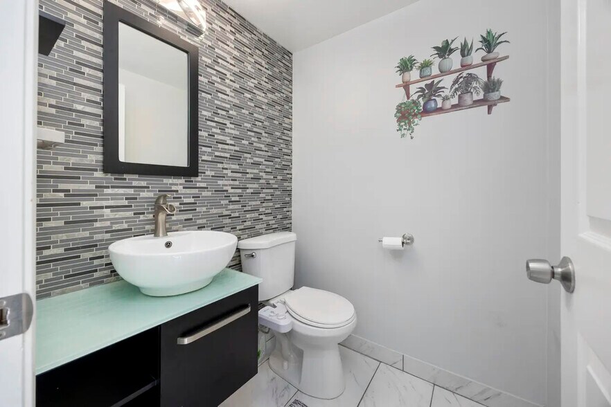 Building Photo - 9411 Harrison St