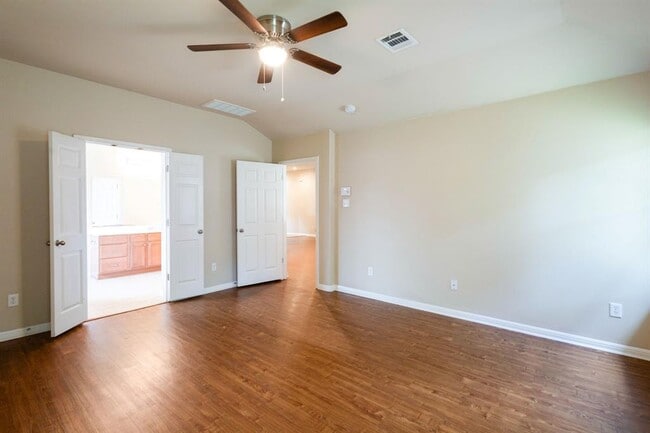 Building Photo - 507 King Eider Ln