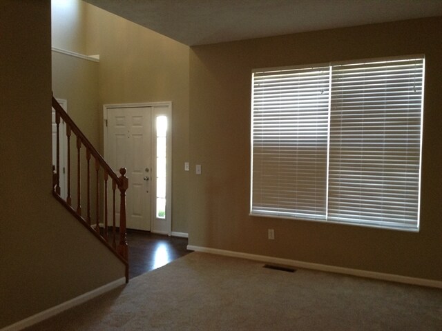 Building Photo - 684 Linden Creek