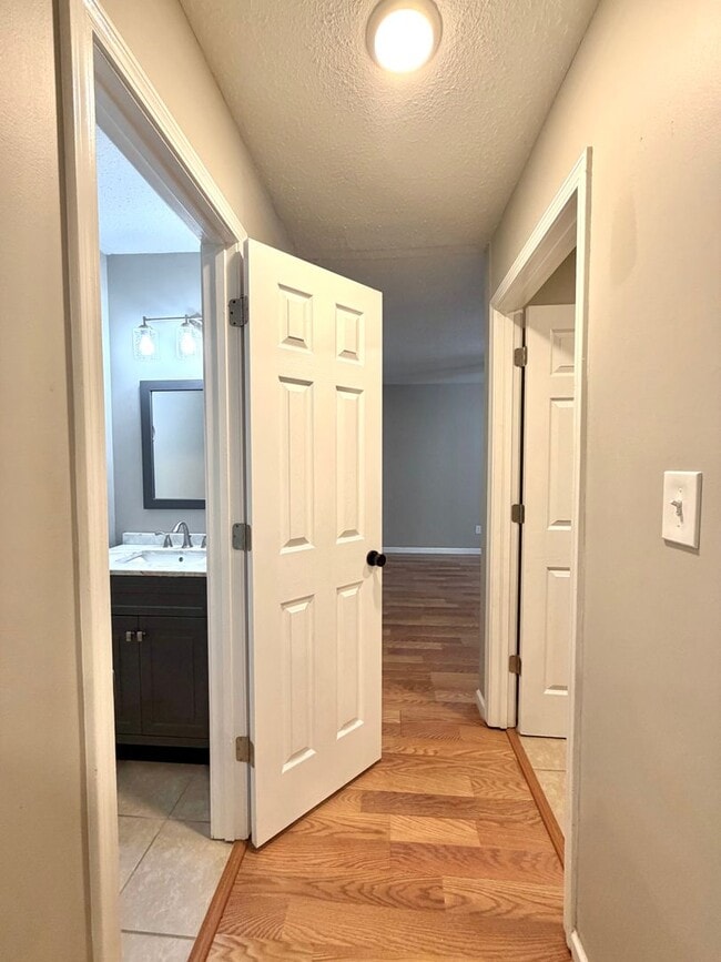 Building Photo - 1909 Needmore Rd