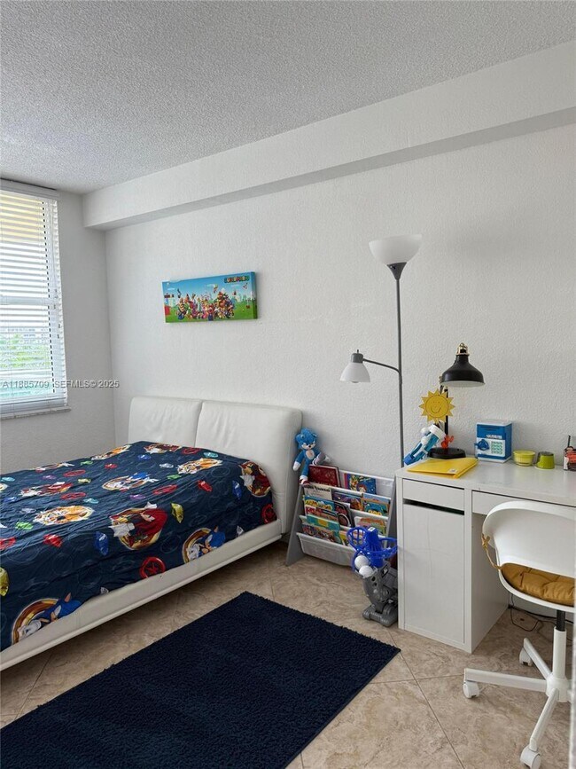 Building Photo - 2501 S Ocean Dr