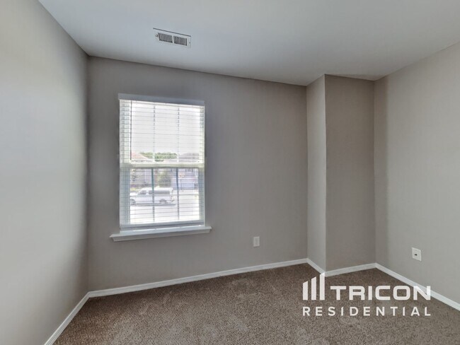 Building Photo - 514 Kerriann Ln