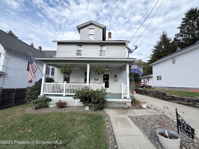 Primary Photo - 123 William St
