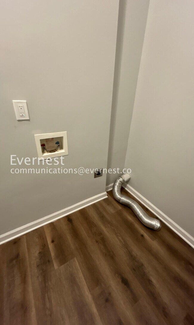 Building Photo - 2007 Morehouse Dr NW