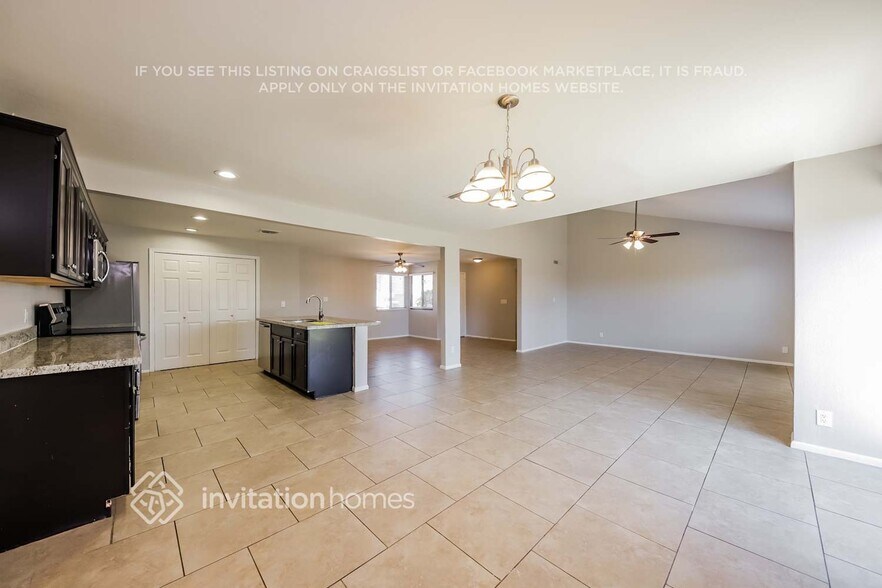 Building Photo - 9709 N 57th Ave