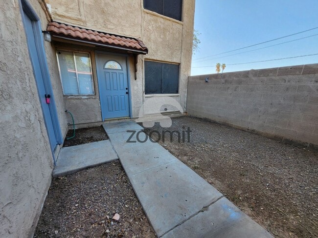 Building Photo - 4264 N 68th Dr