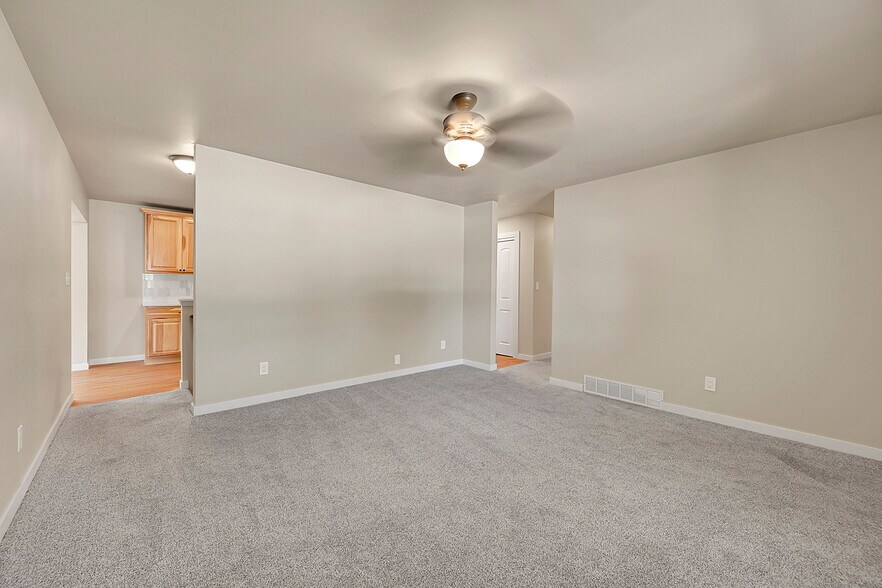 Building Photo - 2742 W 22nd Street Dr