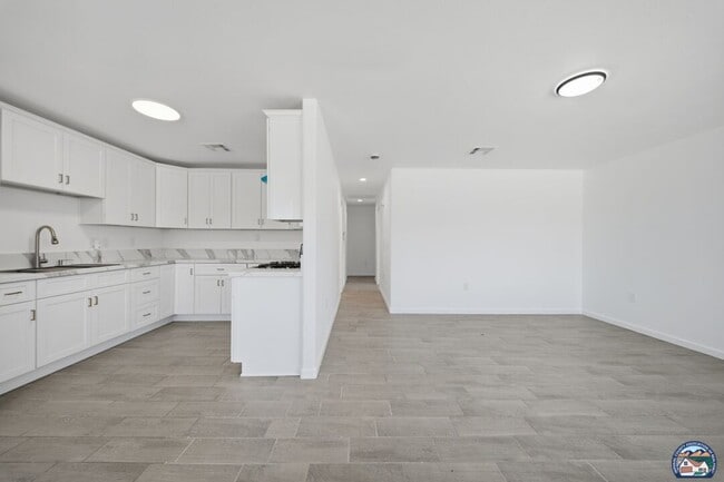 Building Photo - 1077 Wozencraft St