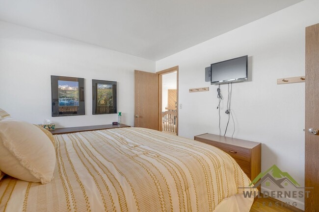 Building Photo - Sunshine and Views-Furnished 2 Bedrooms/2 Bathrooms Buffalo Ridge Condo