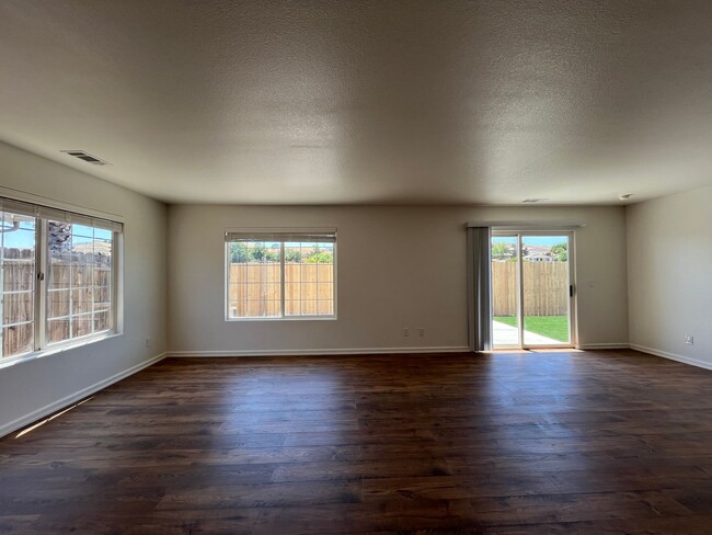 Building Photo - 1665 Aldo Way