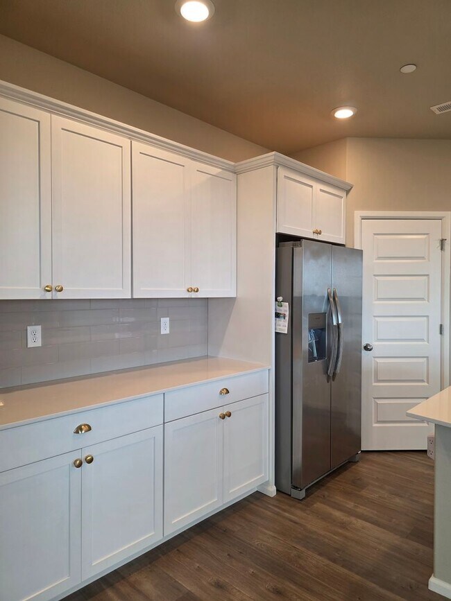 Building Photo - 4 Bedroom Home in Soundview Estates!