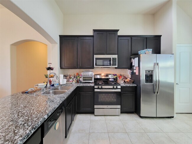 Building Photo - 23603 Villa Lisa Dr
