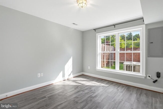 Building Photo - 6411 Velliety Ln