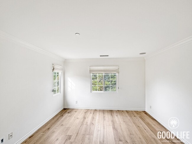 Building Photo - Highly Desired Irvine Living | 3-Bed, Office, Gated Community