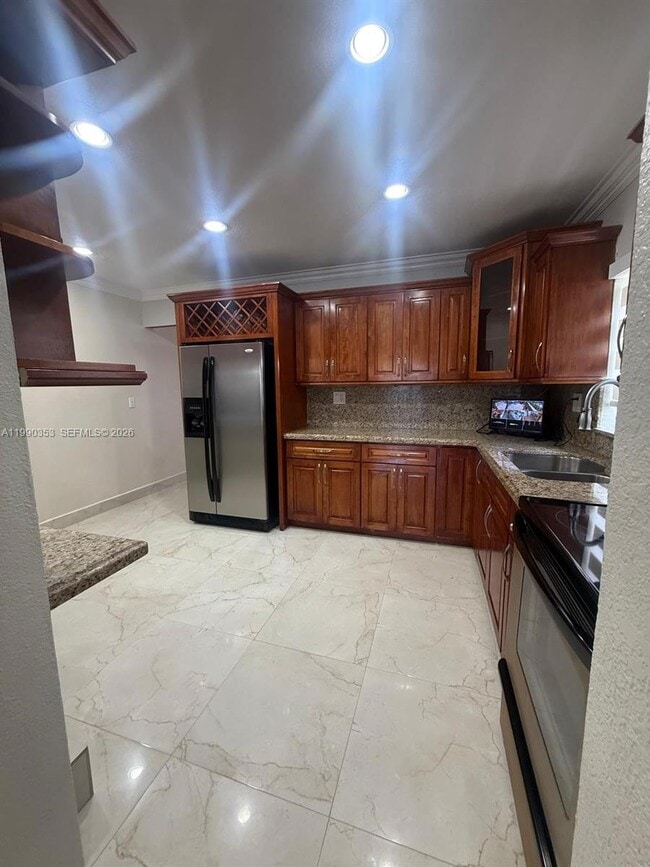 Building Photo - 281 W 17th St