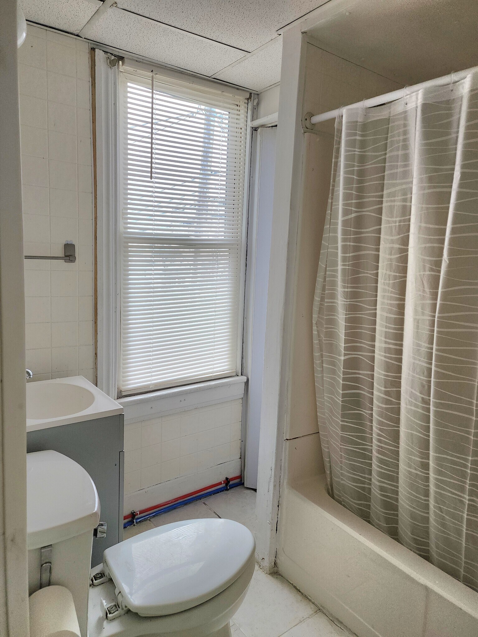 Bathroom - 404 E Market St