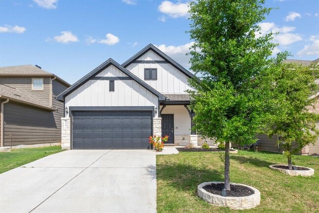 Building Photo - 428 English Oak St