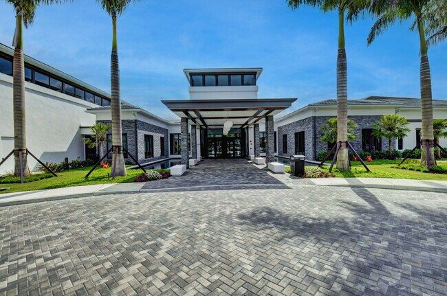 Building Photo - 17112 Aquavera Way
