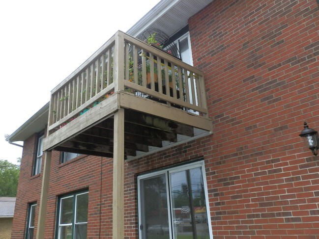 Building Photo - Stone Manor