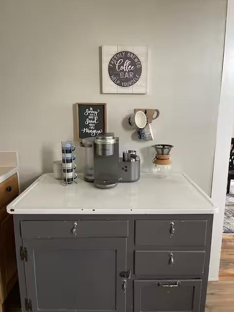 Building Photo - 302 W Potomac St