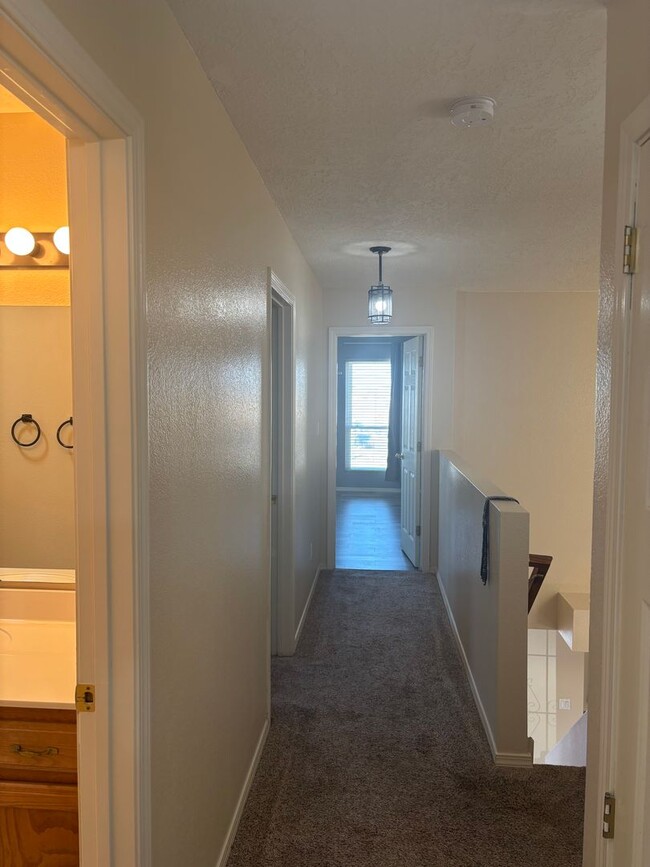 Building Photo - Charming 4-Bedroom Home in a Prime Location!