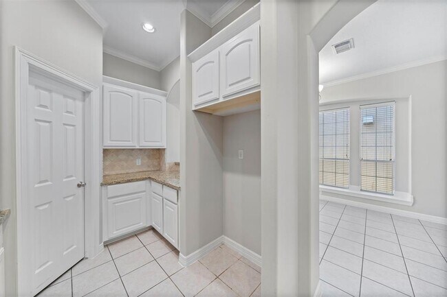 Building Photo - 13611 Brookbluff Ln