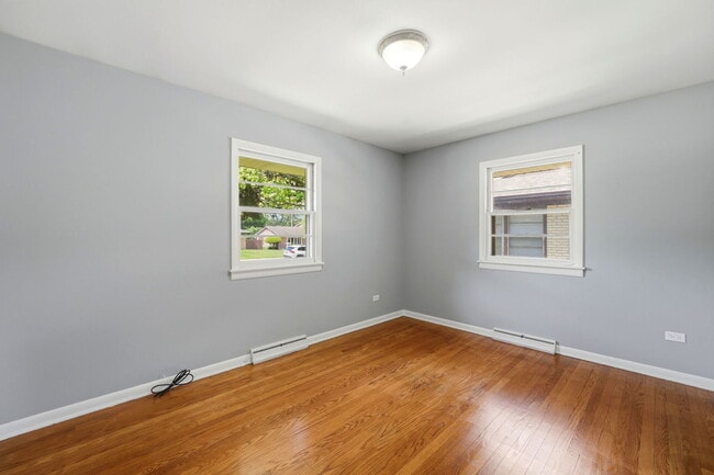 Building Photo - 152 Crestwood Dr