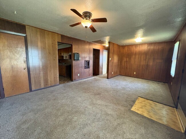 Building Photo - 320 W 83rd St