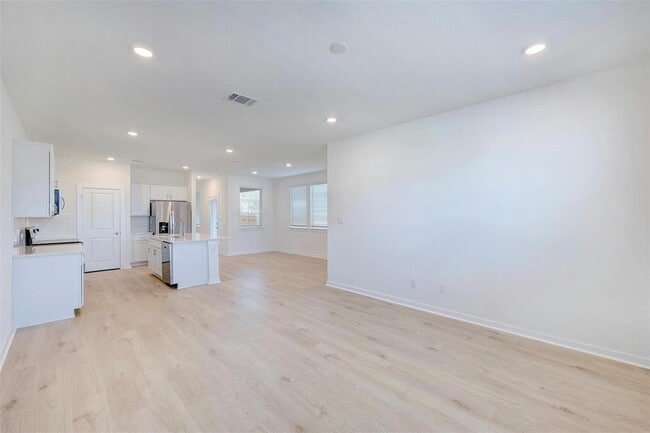 Building Photo - 2301 Wallin Bradley Dr