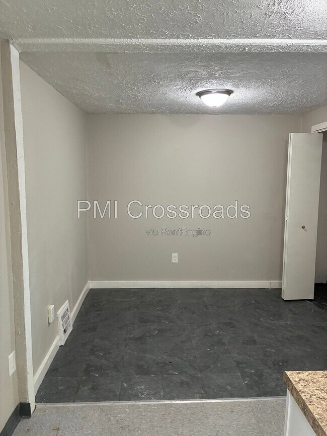Building Photo - 2163 E 84th St
