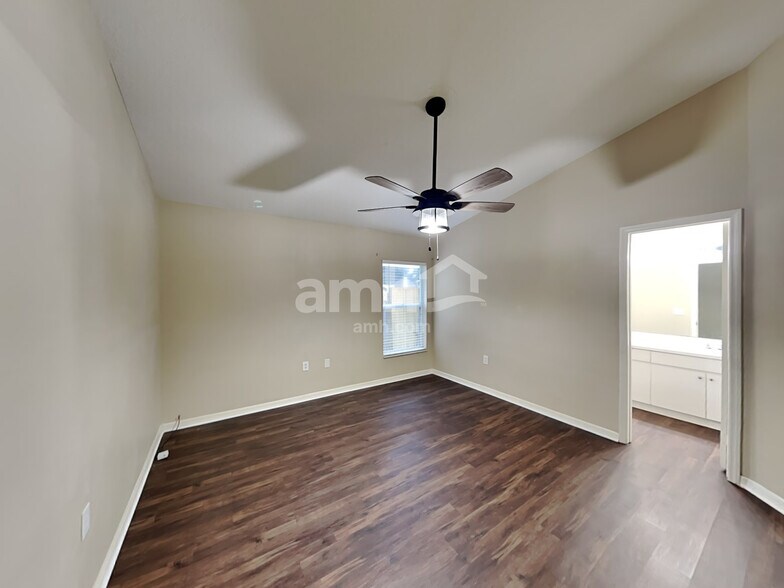 Building Photo - 1706 Comstock Pl